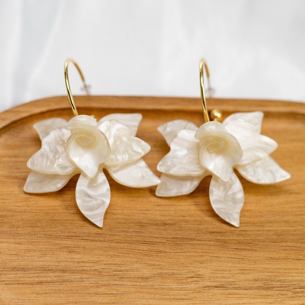 ✨Anthropologie Josefine Earrings